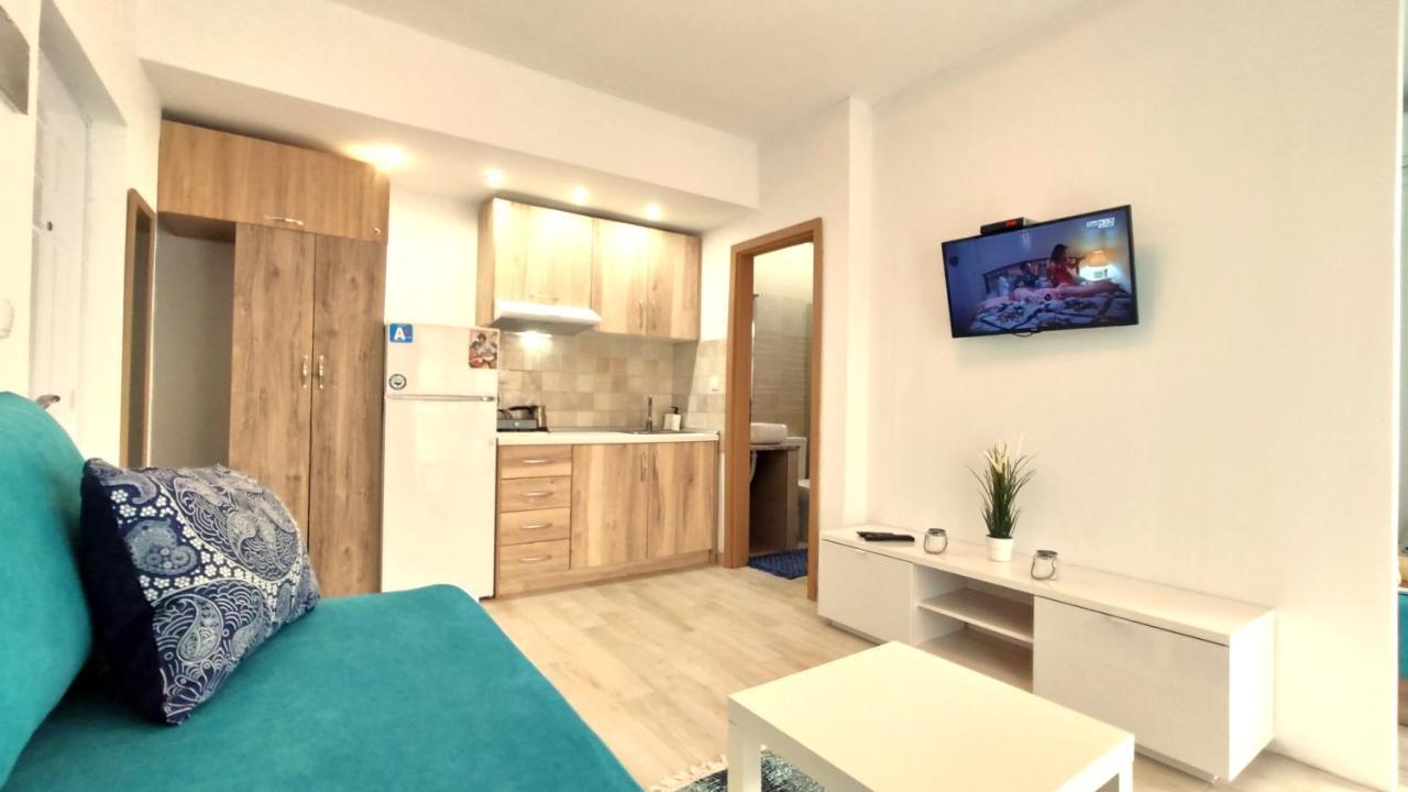 Sea Star Apartments Kallikratia Nea Kallikrateia Buitenkant foto